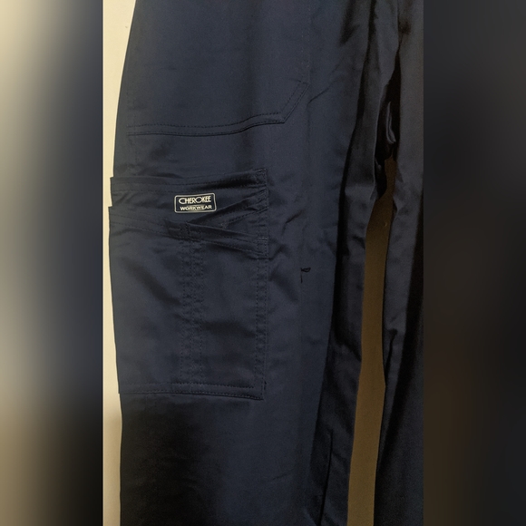 Women's Cherokee Scrubs - Picture 4 of 8